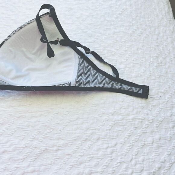 BUY 1 GET 1 FREE Unlined cool comfortable every day bra GEOMETRIC print black an - Picture 8 of 9